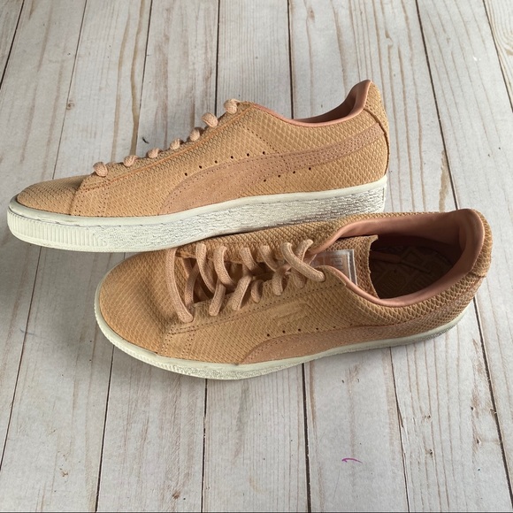 Puma Shoes - Puma Suede Classic Lo Winterized Size 6